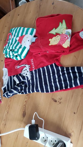 3 pyjamas hiver 18.mois