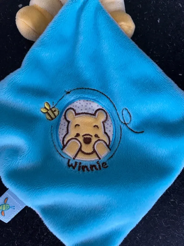 Doudou Winnie l’ourson déguisé en lapin bleu - photo numéro 2