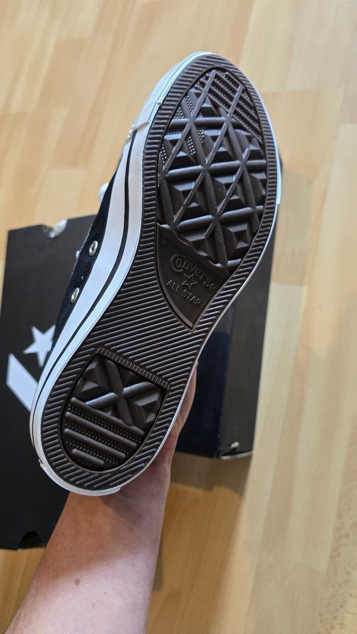 NEUVES  (non portées) 🏷🥰🤩👌superbes converses Pointure 37 😍🤩🥰👌 - photo numéro 6