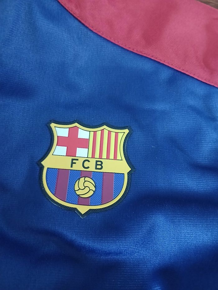 Veste de sport enfant 10 ans  équipe de foot Barça - photo numéro 4