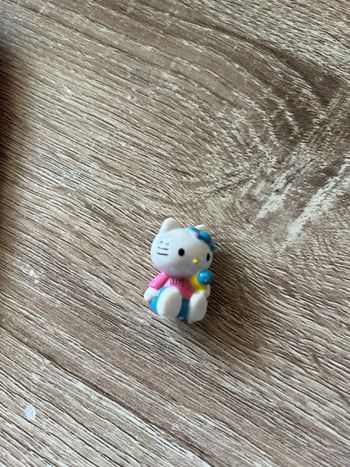 Figurine hello kitty