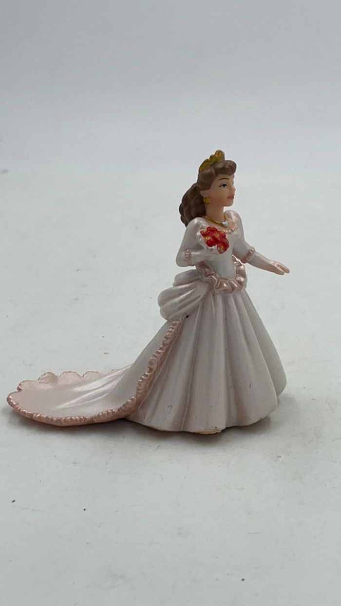 Figurine Princesse avec bouquet Iso-Sel 2006 9 cm - photo numéro 4