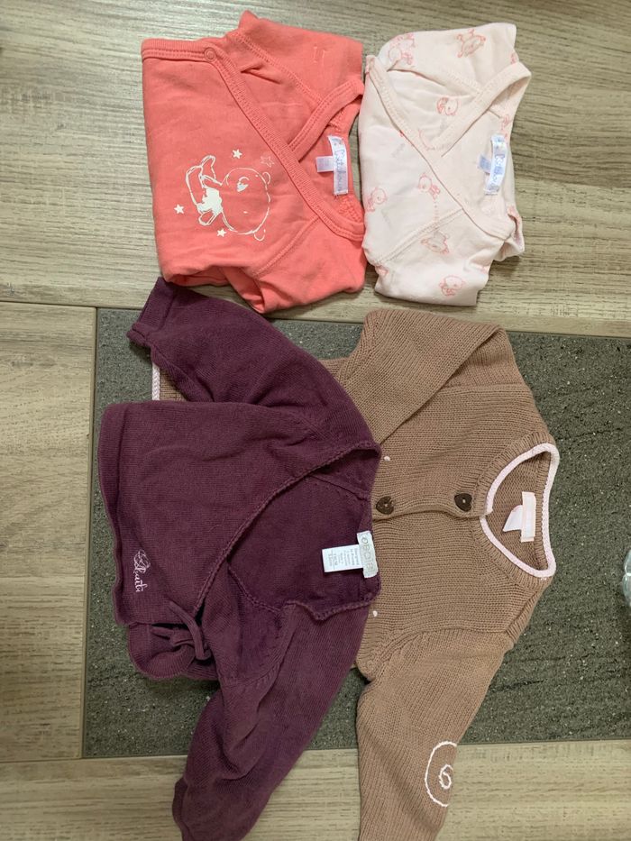 Lot vêtements fille 1 mois - photo numéro 3
