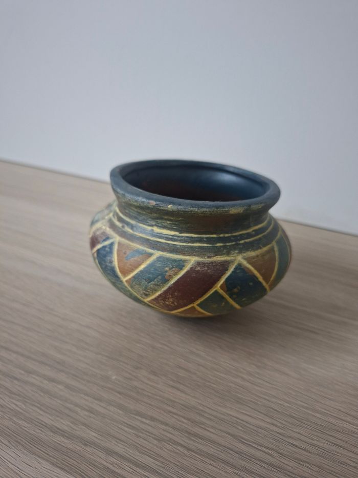 Ancienne poterie africaine fait main