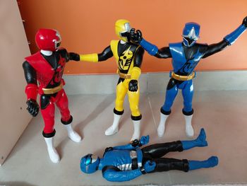 Lot de 4 grandes figurines POWER RANGERS
