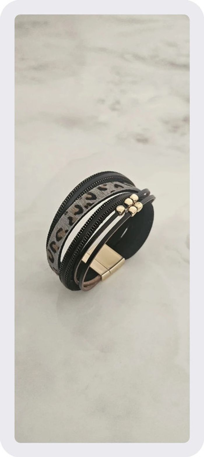 Bracelet en cuir pour femmes