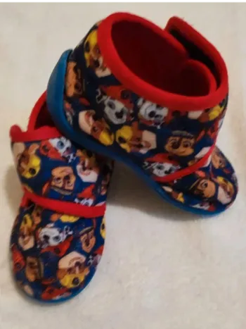 Chaussons pat patrouille  pointure 24