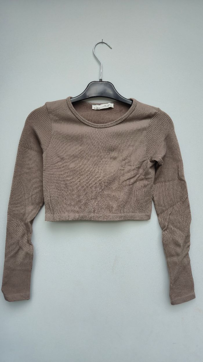 Lot de 2 tee shirt court pull & bear - photo numéro 3