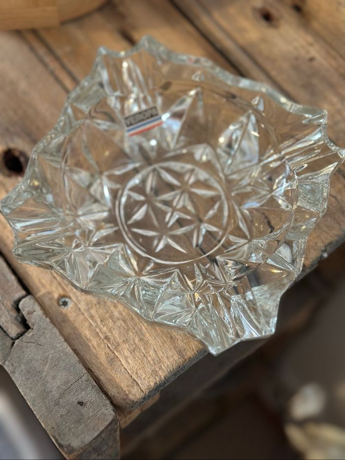 Cendrier en verre neuf - photo numéro 5