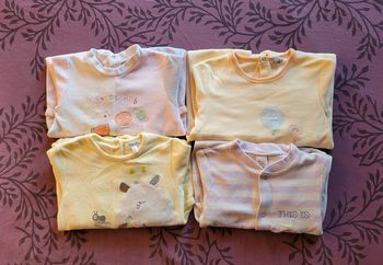Lot de 4 pyjamas en velours (grenouillères)