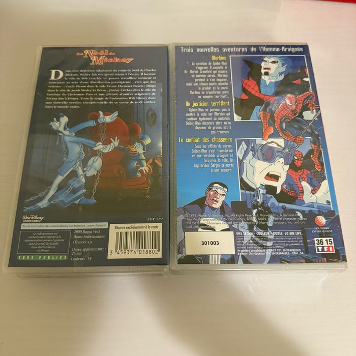 2 VHS sous blister: Le Noël de Mickey - Spiderman contre Morbius - photo numéro 2