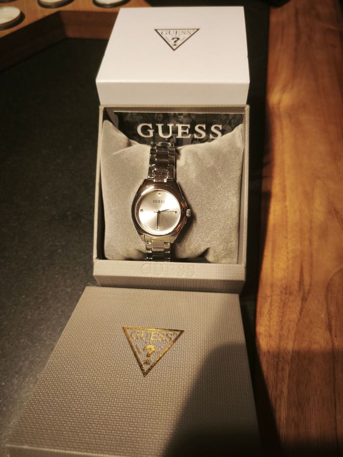 Montre Guess neuve argentée - photo numéro 2