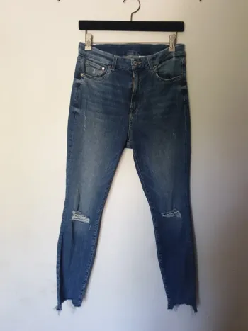 Super skinny troué taille 29 A1244
