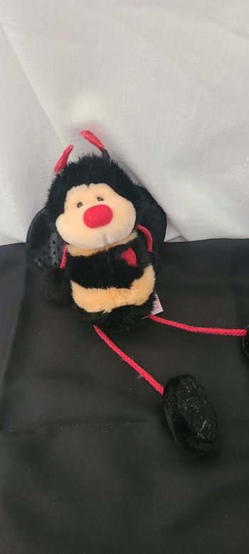 Peluche Russ Bangles Bee 28 cm avec étiquettes et antennes en forme de cœur