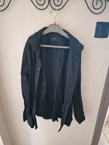 Chemise noire kiabi slim fit XS