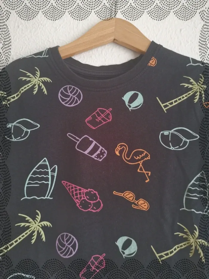 T shirt Primark 4/5 ans - photo numéro 3