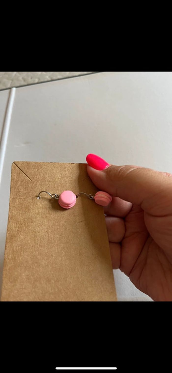Boucle d’oreille macarons rose pale - photo numéro 2