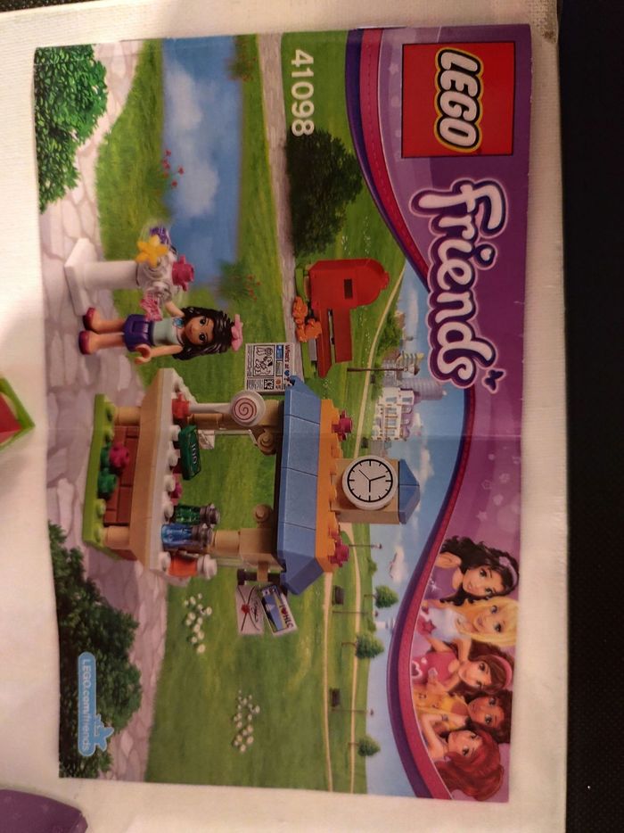 Lego Friends emma modele 41098 Le Kiosque d'Emma emmas kiosk - photo numéro 5