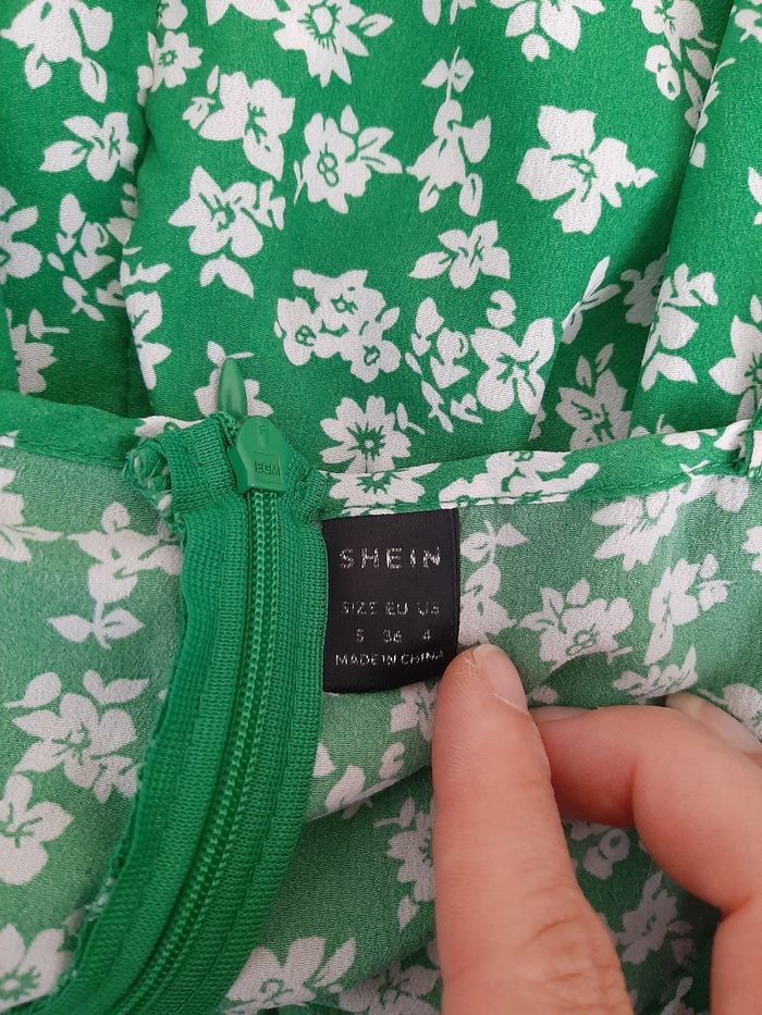 Robe d été verte et blanche "Shein" taille S (36) en très bon etat - photo numéro 8
