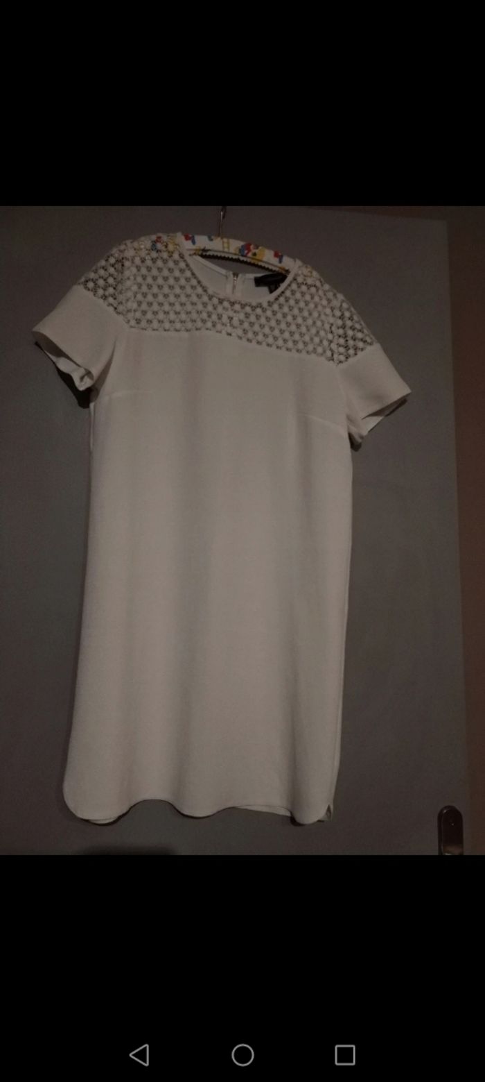 Lot robe neuve et 3 tee-shirts taille 36