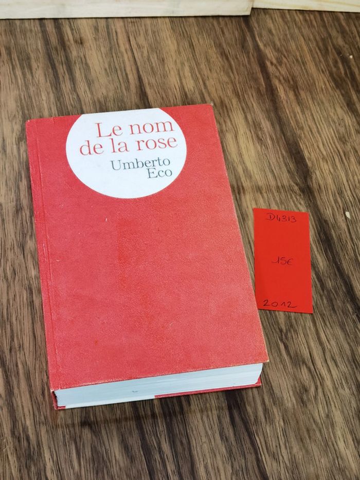 D4313 - livre "Le nom de la rose" Umberto Eco