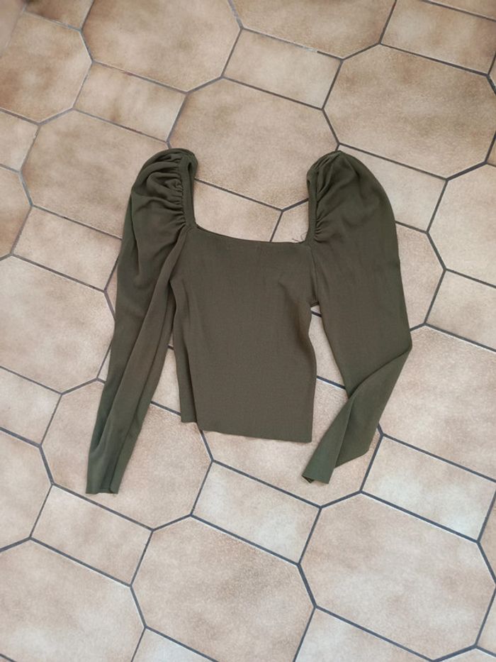 Haut court manche bouffantes