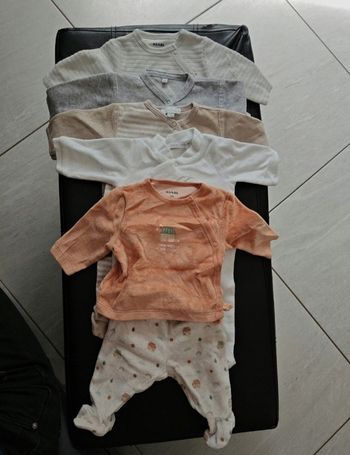 Lot pyjamas 1 mois