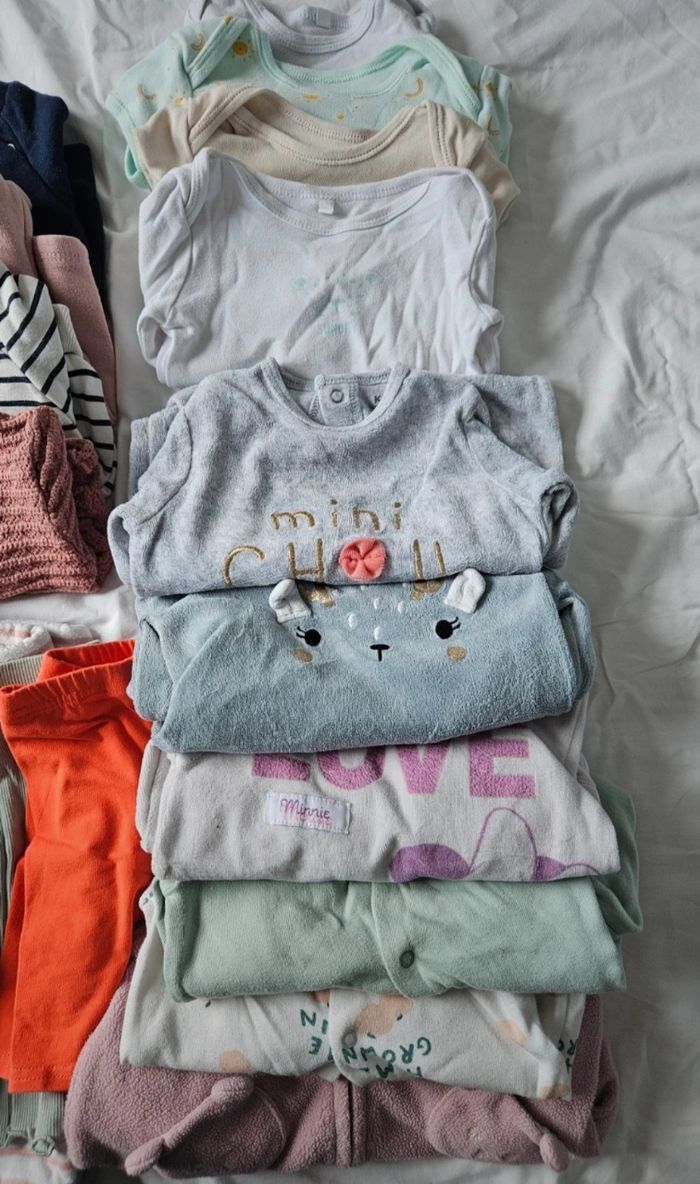 Lot vêtements fille 6 mois - photo numéro 2