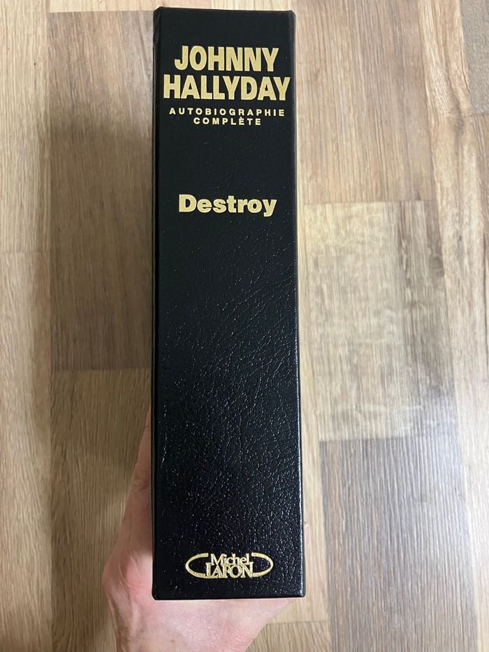 Beau livre relié-Johnny Hallyday-Autobiographie complète-Destroy - photo numéro 9