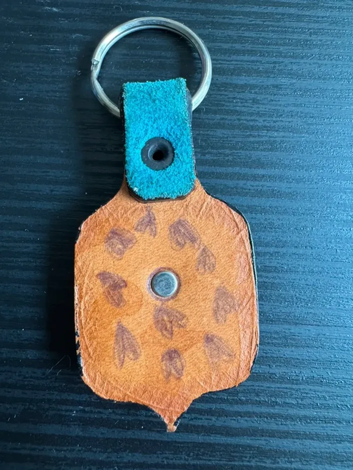 Porte clé en cuir cheval bleu - photo numéro 2