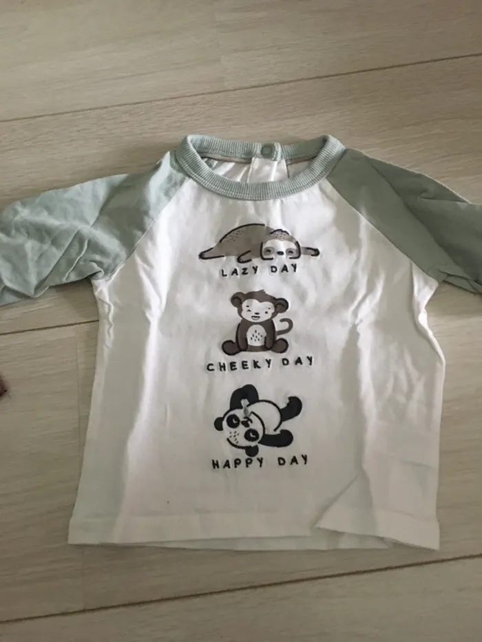 Lot t-shirt manches longues 9-12 mois C&A - photo numéro 5