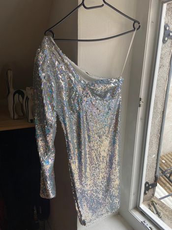 Robe asymétrique à paillettes Pimkie