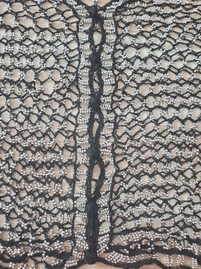 Top crocheté avec perles argentées - photo numéro 4