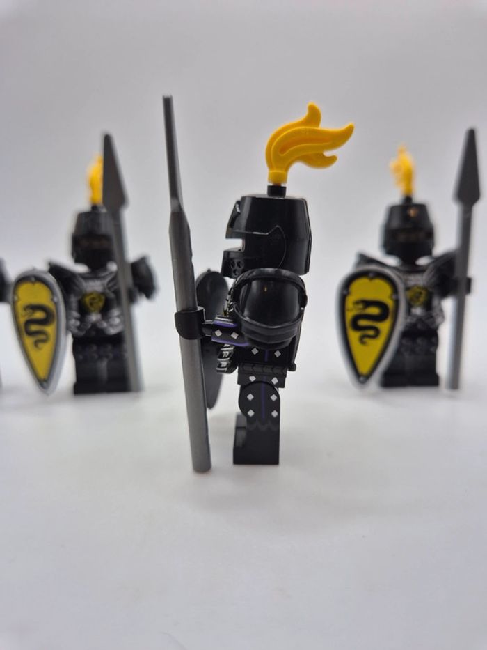 Figurines type lego 4 soldats chevaliers Serpent - photo numéro 3