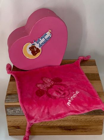 DY149 doudou minnie disney