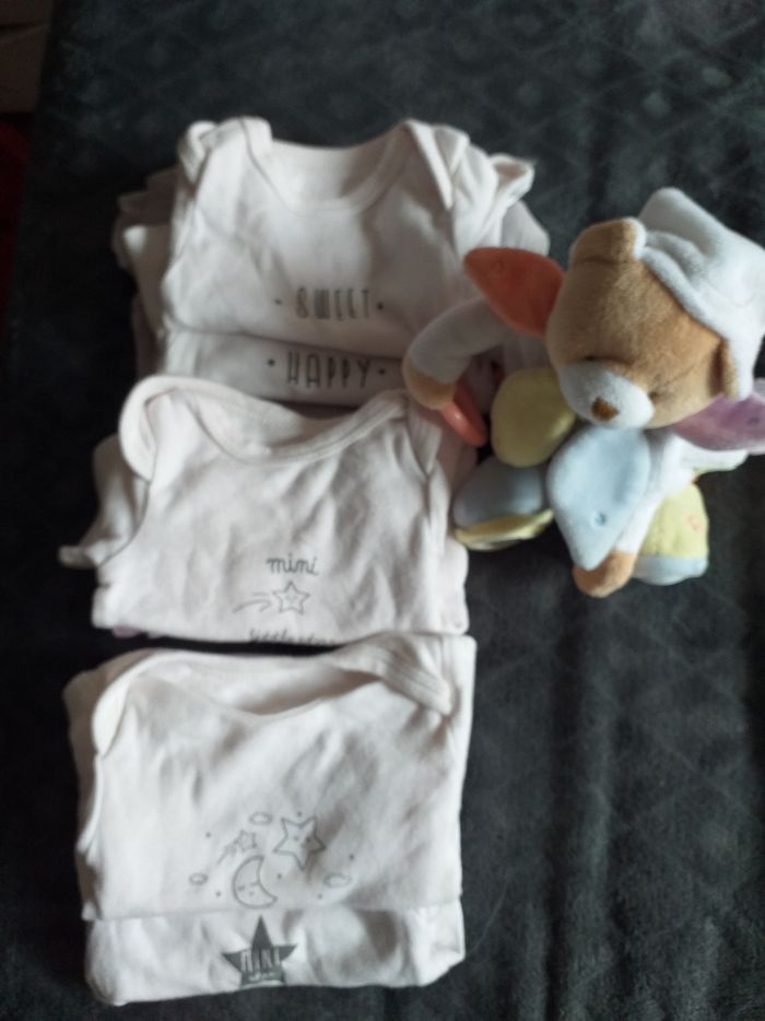 Lot de 5 bodys garçon ou fille 1 mois