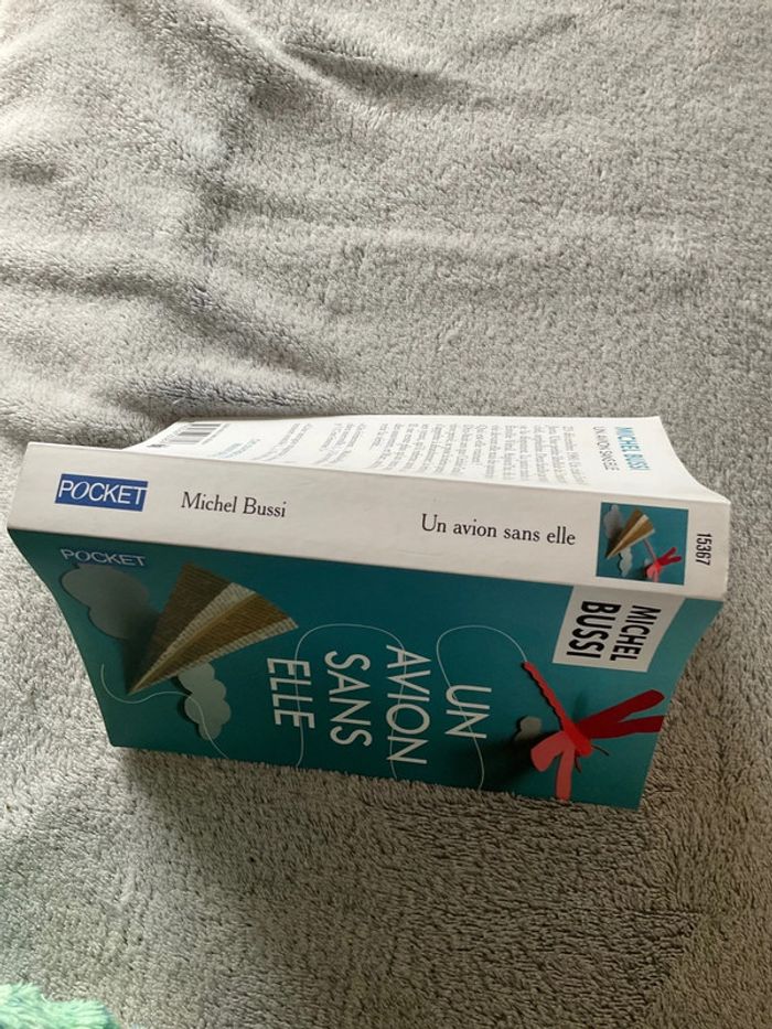 #un avion sans elle Michel Bussi. ) - photo numéro 4