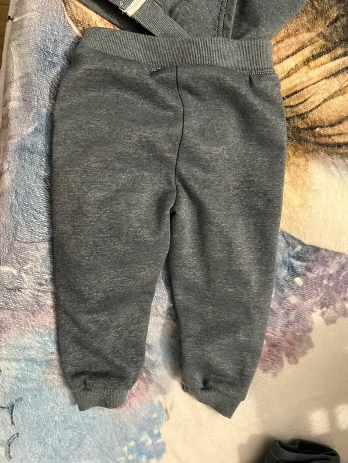Ensemble jogging taille 24-36 mois - photo numéro 6