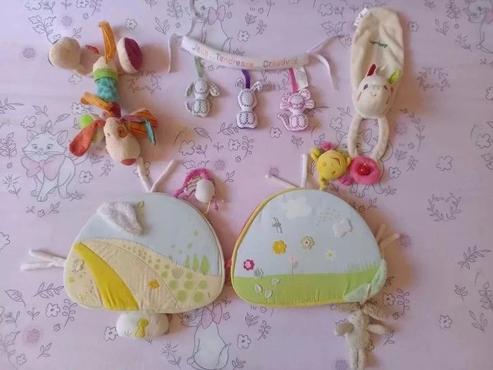 Jouets peluches d'éveil colorés acidulés à suspendre au lit ou à la poussette - photo numéro 10