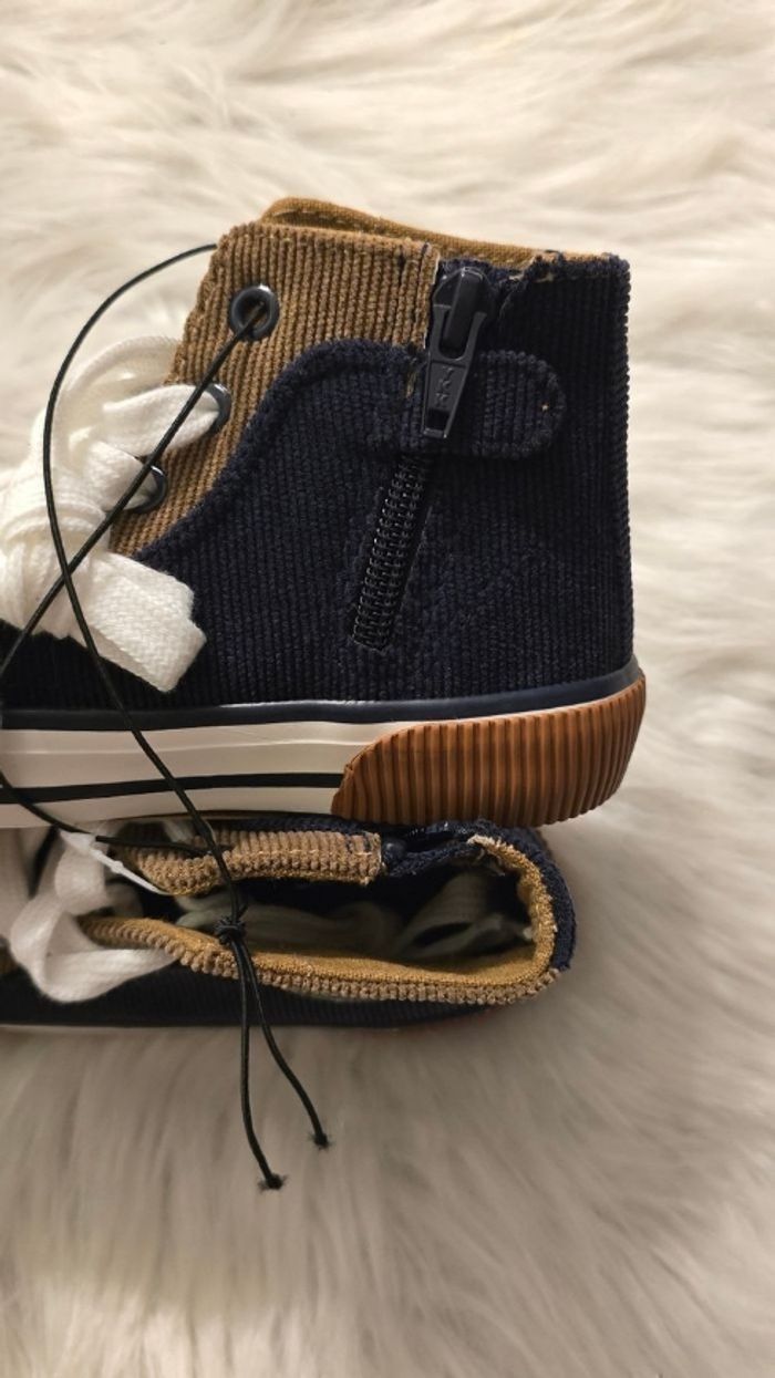 NEUVES NON PORTÉES 🏷🥰🤩💙 superbes baskets pointure 26 velours garçon 💙🤩🥰 - photo numéro 8