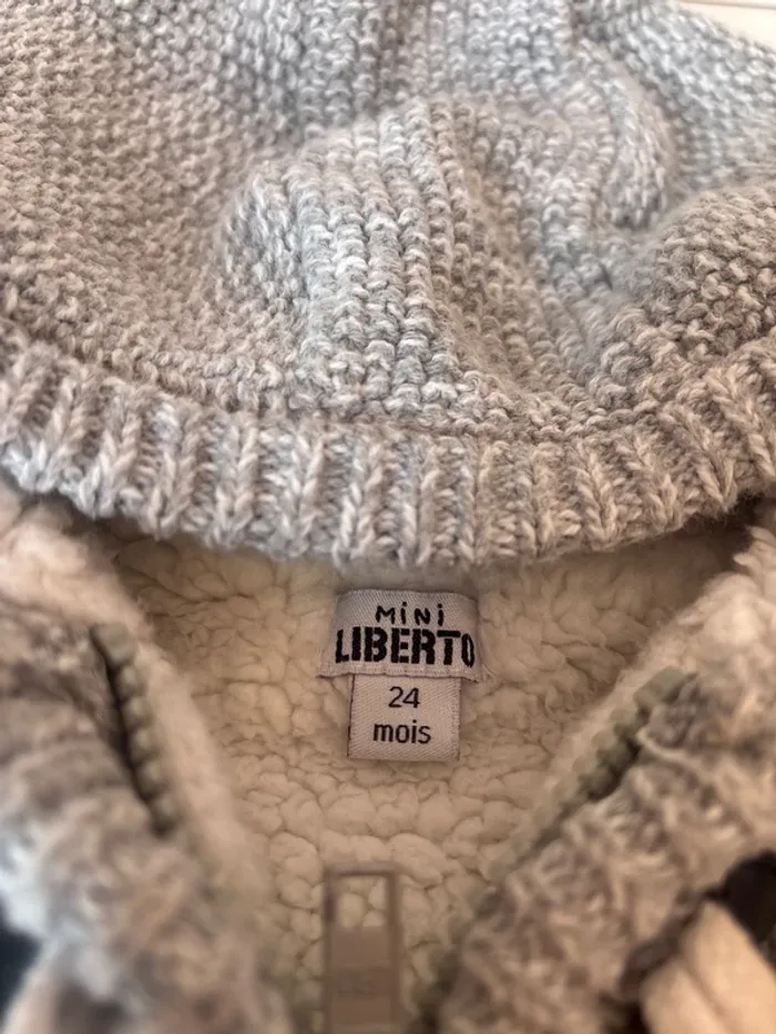 Veste à capuche garçon 24mois en très bon état - photo numéro 2