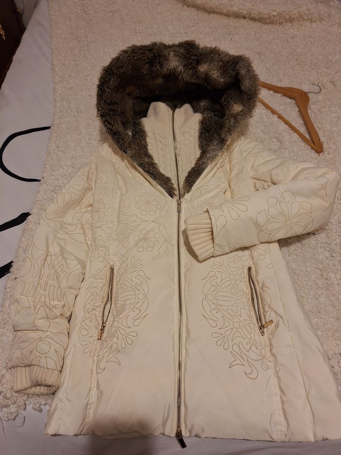 Doudoune desigual tres chaude et élégante