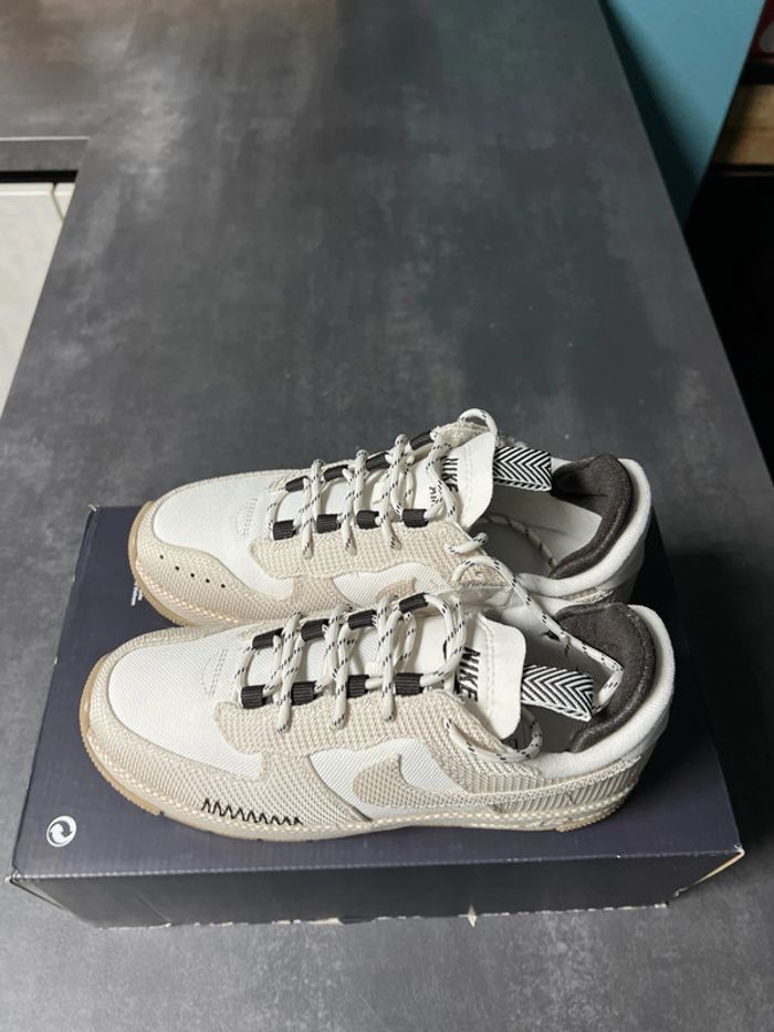 Basket Nike taille 36.5 - photo numéro 5