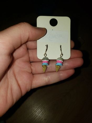 1 paire de boucle d'oreille glace
