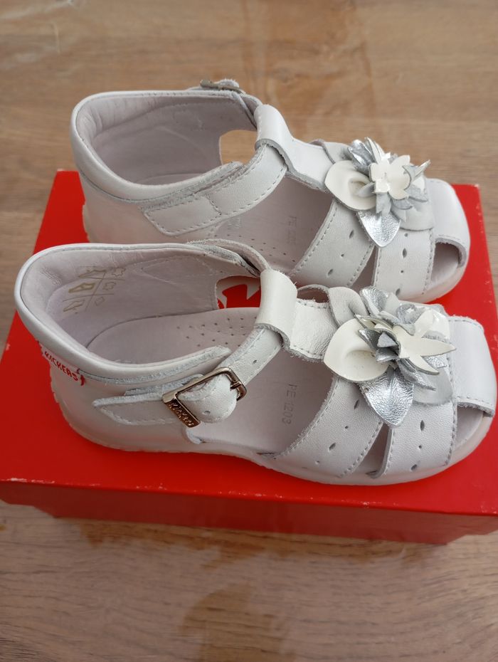 Kickers neuves pour fille en taille 23 - photo numéro 3