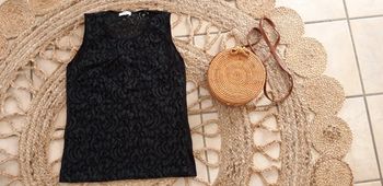 Tee-shirt dentelle vert et noir Cache Cache