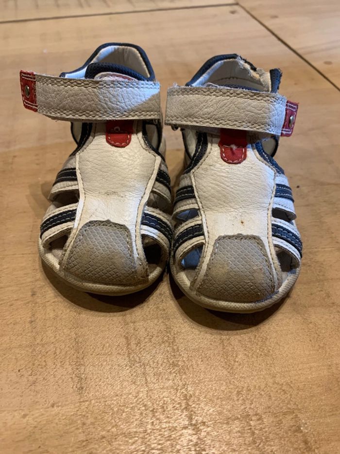 Chaussure ouverte garçon printemps/été taille 21