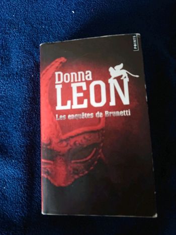 Livre "Les enquêtes de Brunetti" de Donna Leon