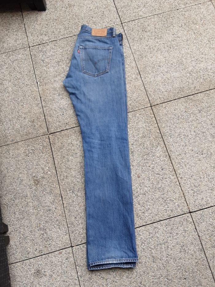Pantalon jean marque Levi s strauss 501 taille w 32 l 34 fermetures bouton - photo numéro 2