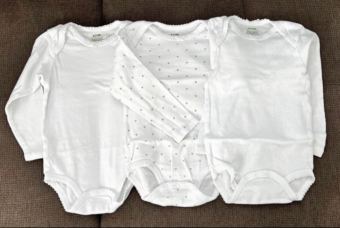 Lot de 3 bodys ML neufs 36 mois